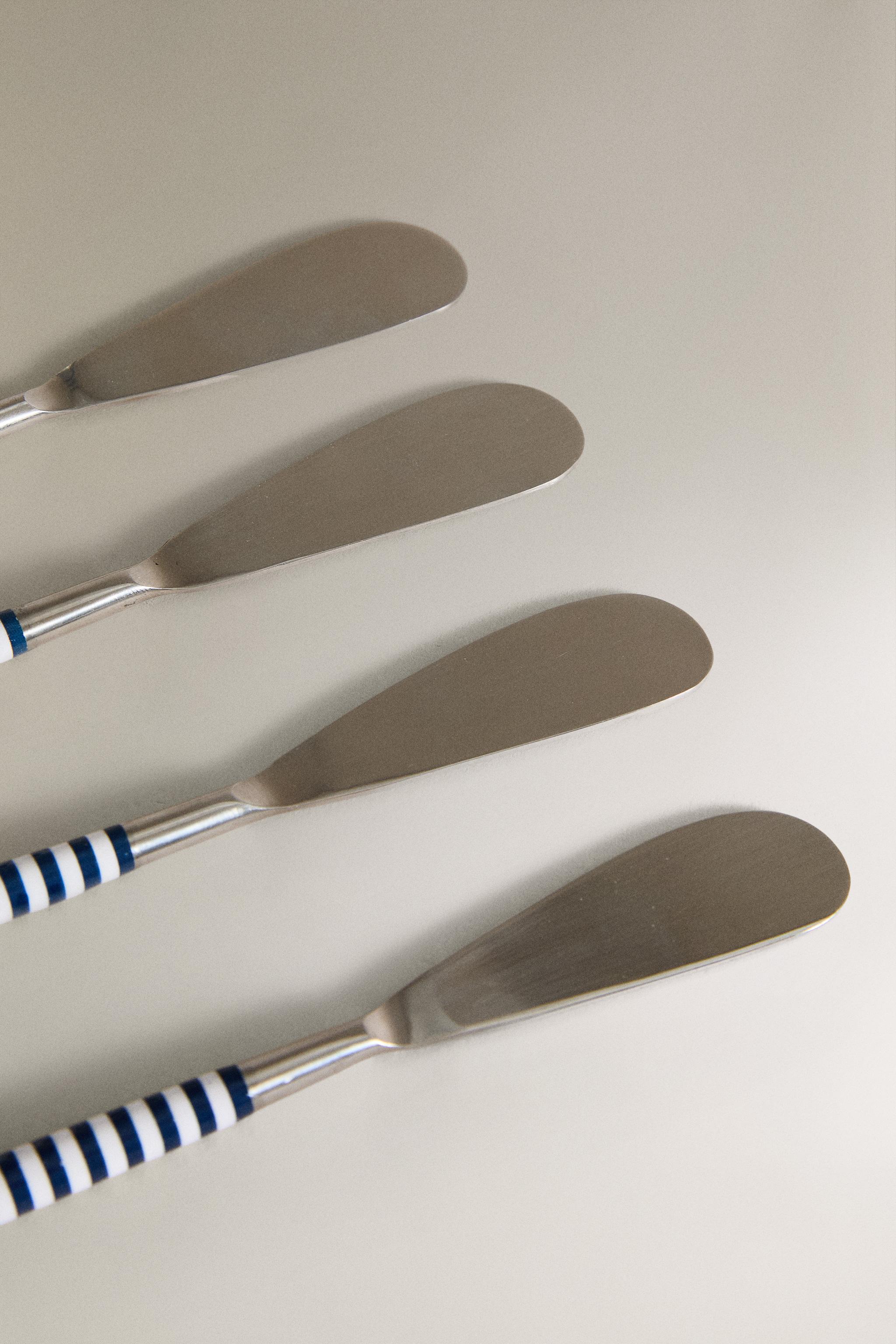 SET OF SPREADER KNIVES WITH STRIPED HANDLES (SET OF 4)